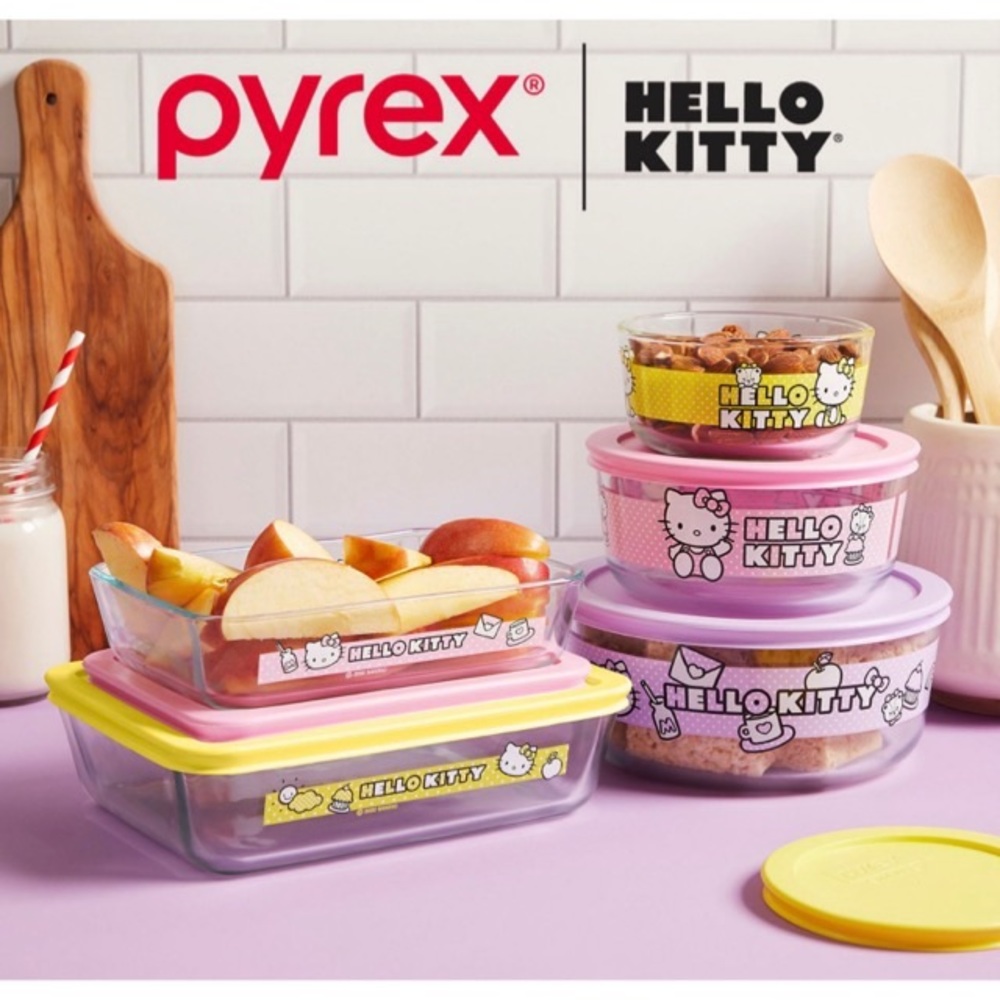 Hello Kitty 8 piece Pyrex